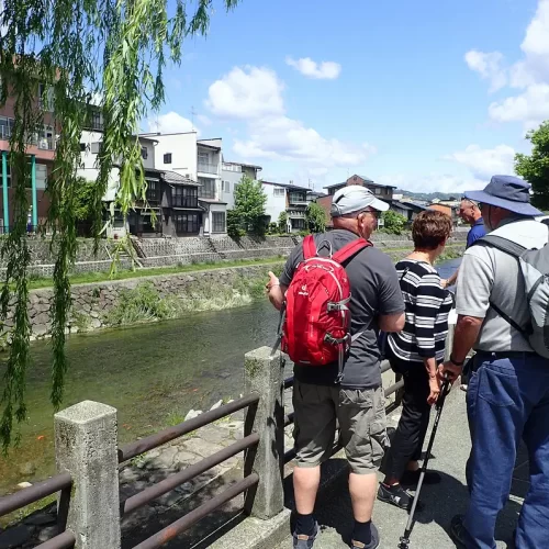 fb6b9837-0e81-4acf-af7d-3cac72d7ef77